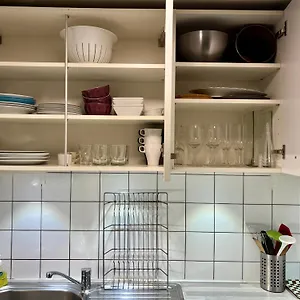  Apartment 2 Bedroom Flat In Heart Of Eaux-vives